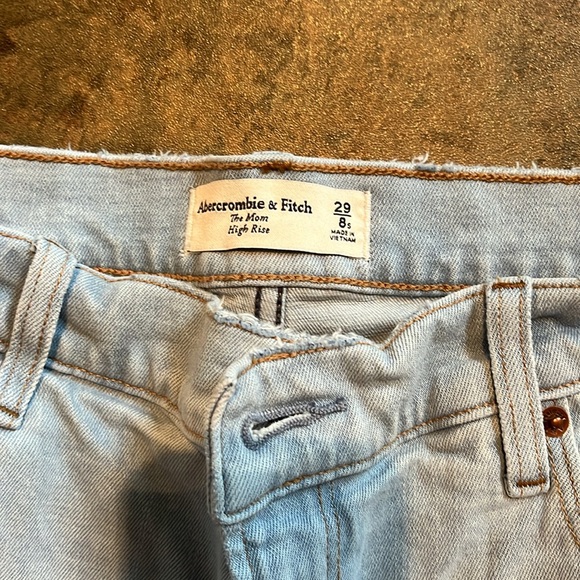High Rise Raw Hem Mom Jean Abercrombie - Picture 5 of 6